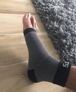 Run Forever Sports Plantar Fasciitis Compression Socks | Foot & Ankle Brace for Women & Men | Toeless Ankle Compression Sleeve for Ankle Support, Plantar Fasciitis, Night Splint, Arch & Achilles Tendonitis Relief Medium Black 37 71XbE8du5YL