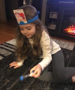 Spin Master Games Hedbanz, Quick Question Picture Guessing Family Game for Game Night Headbands Board Game, for Adults and Kids Ages 7 and up (Edition May Vary) Hedbanz Classic 35 71XtlQG4cpL