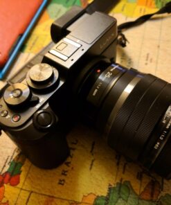 OM SYSTEM OLYMPUS M.Zuiko Digital ED 25mm F1.2 PRO For Micro Four Thirds System Camera, Ultra Bright F1.2 lens, Weather Sealed Design, MF Clutch, L-Fn Button Base 49 71XxIsIYf4L