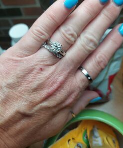 Complete Jewelry Cleaning Kit Polishing w/Cloth, Brush and Jewelry Cleaner Solution for all Jewelry. Gold, Silver, Diamond Ring Cleaner, Earring, Fine & Fashion Cleaning Made in the USA Gentle Jewelry Kit 42 71Y82qXcbmL