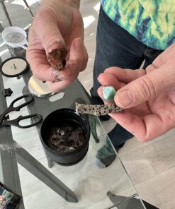 NATIONAL GEOGRAPHIC Rock Tumbler Kit – Hobby Edition Includes Rough Gemstones, and 4 Polishing Grits, Great STEM Science Kit for Geology Enthusiasts, Rock Polisher for Kids and Adults Hobby Kit 47 71Y8lUgG0XL