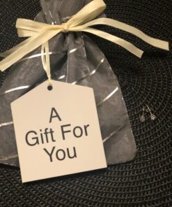 Amazon Essentials Plated Sterling Silver Cubic Zirconia Stud Earrings (Round & Princess) White/Platinum 5 mm Round Cut 34 71YHW5Sq5KL