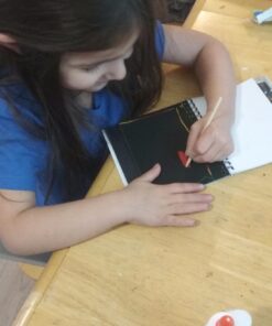 Melissa & Doug Scratch Art Doodle Pad With 16 Scratch-Art Boards and Wooden Stylus - Color Scratch Pads, Arts And Crafts For Kids Ages 4+ 23 71YQ5MqyS4L