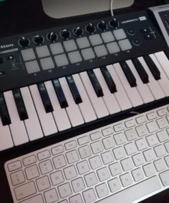 Novation Launchkey Mini 25-Note USB Keyboard Controller, MK2 Version 25 Keys 13 71YcVvqm6wL