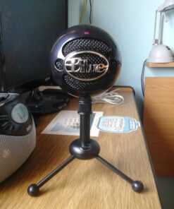 Logitech for Creators Blue Snowball USB Microphone for PC, Mac, Gaming, Recording, Streaming, Podcasting, Condenser Mic with Cardioid and Omnidirectional Pickup Patterns, Stylish Retro Design – Black Gloss Black 100 71YrTMYqhIL