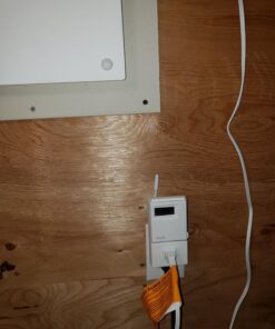 Lux WIN100 Automatic Heating & Cooling 5-2 Day Programmable Outlet Thermostat, Compatible with Portable A/C, Fans, and Space Heaters One Color 39 71YyTqRSE1L