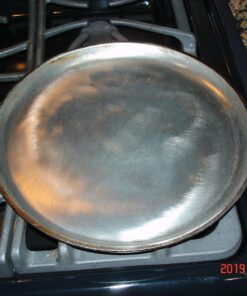 Crisbee Puck® Cast Iron and Carbon Steel Seasoning - Family Made in USA - The Cast Iron Seasoning Oil & Conditioner Preferred by Experts - Maintain a Cleaner Non-Stick Skillet 44 71Z5Yhn5DfL 1