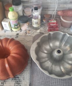 USA Pan Bakeware Nonstick Fluted Tube Cake Pan, Aluminized Steel 10-Inch 35 71ZJJmsuPgL