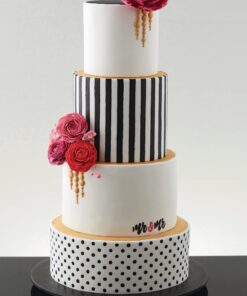 Wilton Round Cake Pans, Aluminum, 4 Piece Set for 6-Inch, 8-Inch, 10-Inch and 12-Inch Cakes 26 71ZKfFWDDqL