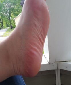 Microplane Colossal Foot File Scraper - The Original Stainless Steel Foot Rasp, Dead Skin/Callus Remover for Feet, Gentle Foot Scrubber, Pedicure Tools for Salon-Quality Foot Care, Black 64 71ZMyEGGaSL