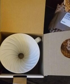 Hario V60 Ceramic Coffee Dripper Pour Over Cone Coffee Maker Size 02, White 36 71ZSCSmquVL