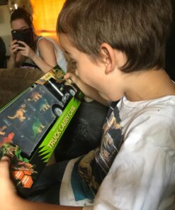 Dinosaur Toys for Kids 3-7. Dino Truck Carrier with 15 Figures + Bonus Book 30 71ZX0xXumyL