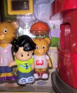Daniel Tiger's Neighborhood Deluxe Electronic Trolley Vehicle with 2 Songs, 12 Phrases, Sounds & Light! Daniel & Mom Tiger Figures Included, For Ages 3+ 55 71aorqCpSSL 1