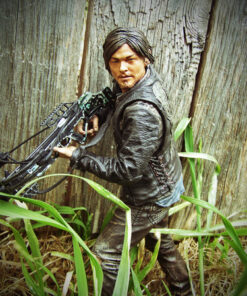 McFarlane Toys The Walking Dead TV Daryl Dixon 10" Deluxe Action Figure 33 71bKlLutRsL