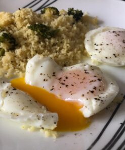 Kitzini Poached Egg Cup. Egg Coddler 4 Set. BPA Free. Microwave Egg Poacher. Nonstick Egg Pod Perfect Silicone Egg Poacher. Easy to Use & Clean. No Mess. 4 Silicone Egg Molds. Dishwasher Safe 4 Pack 38 71bcttRh93L