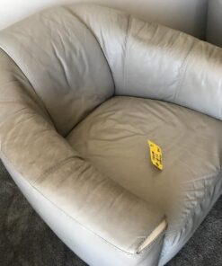 Furniture Clinic Leather Cleaner | Leather Furniture Cleaner | Cleaning Solution to Restore Leather Couches, Chairs, Shoes, Boots, Bags, Car Interiors & Seats | Removes Dirt & Grime 8.5oz/250ml 8.50 Fl Oz (Pack of 1) 37 71bdV8w4jML