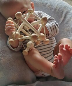 Manhattan Toy Skwish Natural Rattle and Teether Grasping Activity Toy 41 71bpebMZfuL