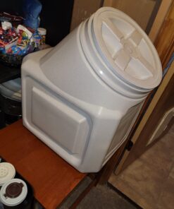 Gamma2 Vittles Vault Stackable Dog Food Storage Container, Up to 60 Pounds Dry Pet Food Storage, Made in USA 55 71c7pYO2o1L