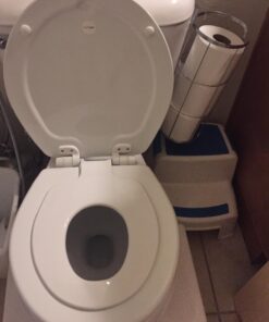 MAYFAIR 883SLOWA 000 Toilet Seat with Built-in Potty Training Seat will Reduce Clutter, Slow Close and Never Loosen, ROUND, Durable Enameled Wood/Long Lasting Plastic, White 43 71d K1Zy4UL