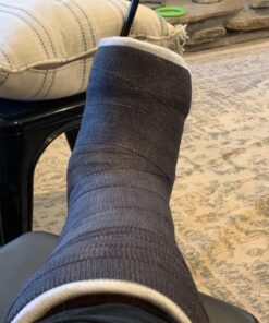 Brownmed - Seal-Tight Freedom Cast & Bandage Protector - Shower Cast Cover for Legs - Waterproof Shower Protector - Leg Cast Bag for Shower & Swimming - Adult Leg 68 71dEdUv1vXL