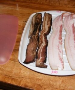 MSC International 78416 Joie Piggy Microwave Bacon Tray with Splatter Lid, Holds 4-5 Strips of Bacon, 10.5 x 8.5 x 2 36 71dRKIkmvQL