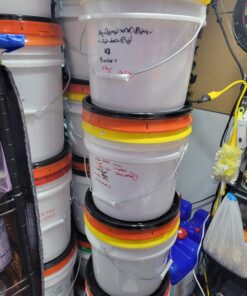 Gamma2 Seal Lid - Pet Food Storage Container Lids - Fits 3.5, 5, 6, & 7 Gallon Buckets, White, 4122E, Made in USA, Fits a 3.5 to 7 Gallon Bucket 36 71dRghLieAL