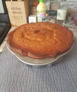 USA Pan Bakeware Nonstick Fluted Tube Cake Pan, Aluminized Steel 10-Inch 36 71dTK0KN2QL