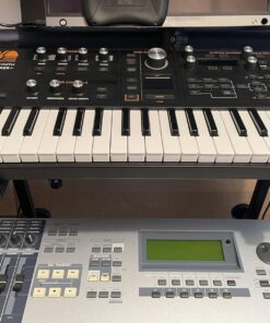 On-Stage KSA7500 Universal Second Tier for X-Style Keyboard Stand (for Stacking Keyboards, Electric Pianos, Synths, and Organs, 60 lb Capacity, Adjustable, Nonslip Arms and Feet, Metal, Black) 29 71dULeALArL