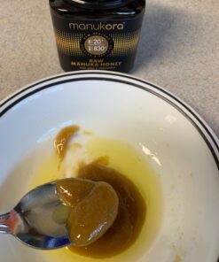 Manukora Raw Manuka Honey, MGO 850+ from New Zealand, Non-GMO, Monofloral, Traceable from Hive to Hand, Daily Digestive & Immune Support - 250g (8.82 Oz) 8.82 Ounce (Pack of 1) 54 71egIk WeL