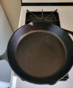 Lodge Cast Iron Skillet with Red Silicone Hot Handle Holder, 12-inch 62 71emoMa6SDL