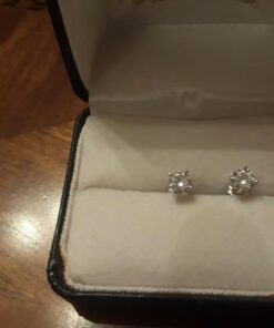 Amazon Essentials Plated Sterling Silver Cubic Zirconia Stud Earrings (Round & Princess) White/Platinum 5 mm Round Cut 33 71f5H7caL3L