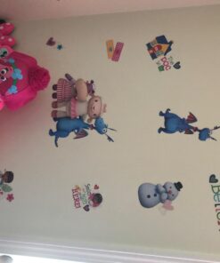 RoomMates RMK2280SCS Doc Mcstuffins Peel and Stick Wall Decals 10 inch x 18 inch 35 71f7DKtY9yL