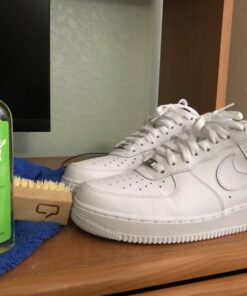 Angelus Easy Cleaner Sneaker Cleaner- Safetly Cleans dirt & Grime on all Fabric Types- Great for Shoes, Coats, Jackets, Canvas, Vinyl & More- 8.6 oz(2 pack) 8.6 Fl Oz (Pack of 2) 29 71frz3TqOHL