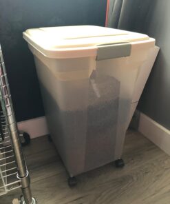 IRIS USA 67 Quart Airtight Pet Food Storage Container Clear/White 55 lbs 40 71g79el9JL