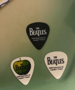D'Addario Accessories Beatles Guitar Picks - The Beatles Collectable Guitar Picks - Picks with Tin, 15 Pack, Logo Collectible Tin/Picks 26 71gS3gHJsLL