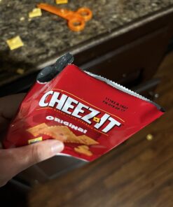 Cheez-It Cheese Crackers, Baked Snack Crackers, Lunch Snacks, Original (40 Packs) 1 Ounce (Pack of 40) 31 71gekyrXICL