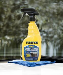 Rain-X 5071268 2-in-1 Glass Cleaner and Rain Repellant, 23 oz. - Provides a Streak-Free Clean for Automotive Glass While Preventing Sleet, Snow, Ice, and Road Spray Build Up Pack of 1 17 71iKFrtX4TL