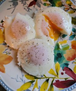 Kitzini Poached Egg Cup. Egg Coddler 4 Set. BPA Free. Microwave Egg Poacher. Nonstick Egg Pod Perfect Silicone Egg Poacher. Easy to Use & Clean. No Mess. 4 Silicone Egg Molds. Dishwasher Safe 4 Pack 33 71iZLoCvSoL