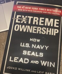 Extreme Ownership: How U.S. Navy SEALs Lead and Win (New Edition) 45 71ijxOm7fgL