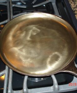 Crisbee Puck® Cast Iron and Carbon Steel Seasoning - Family Made in USA - The Cast Iron Seasoning Oil & Conditioner Preferred by Experts - Maintain a Cleaner Non-Stick Skillet 45 71j0ClHRSnL 1