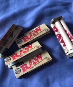 Raw Unrefined Classic 1.25 1 1/4 Size Cigarette Rolling Papers, 50 Count (Pack of 4) 26 71jfIAaD4ZL