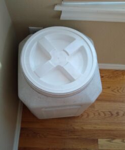 Gamma2 Seal Lid - Pet Food Storage Container Lids - Fits 3.5, 5, 6, & 7 Gallon Buckets, White, 4122E, Made in USA, Fits a 3.5 to 7 Gallon Bucket 44 71kbVwrmDL