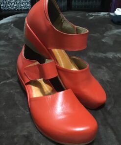 Angelus Leather Paint 4oz-Fire Red (Original Version) 4 Fl Oz (Pack of 1) 38 71lOefEJ82L