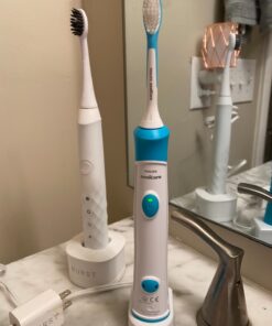 Philips Sonicare for Kids 3+ Bluetooth Connected Rechargeable Electric Power Toothbrush, Interactive for Better Brushing, Turquoise, HX6321/02 33 71lePu1fTdL