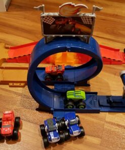 Fisher-Price Nickelodeon Blaze and the Monster Machines Monster Dome racetrack playset with stunt track and character trucks for preschool kids 45 71lnRNm491L