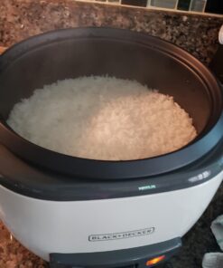 BLACK+DECKER Rice Cooker 14-Cup (Cooked) with Steaming Basket, Removable Non-Stick Bowl, White 28 71mGJJyQ4NL