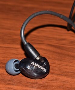 Shure SE215 PRO Wired Earbuds - Professional Sound Isolating Earphones, Clear Sound & Deep Bass, Single Dynamic MicroDriver, Secure Fit In Ear Monitor, plus Carrying Case & Fit Kit - Black (SE215-K) 3.5mm Cable 25 71mhBd9NzAL