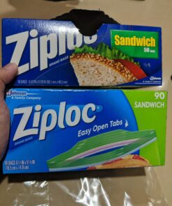 Ziploc Sandwich and Snack Bags, Storage Bags for On the Go Freshness, Grip 'n Seal Technology for Easier Grip, Open, and Close, 90 Count 35 71mjvdZuCsL