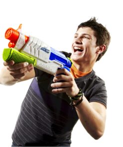 Nerf Super Soaker Scatter Blast Water Blaster, 5 Streams of Water, Pump Action, Kids Outdoor Water Toy, Gifts for 6 Year Old Boys & Girls Standard Packaging 12 71msyX81YqL