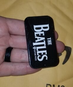 D'Addario Accessories Beatles Guitar Picks - The Beatles Collectable Guitar Picks - Picks with Tin, 15 Pack, Logo Collectible Tin/Picks 29 71myyHZ7p9L